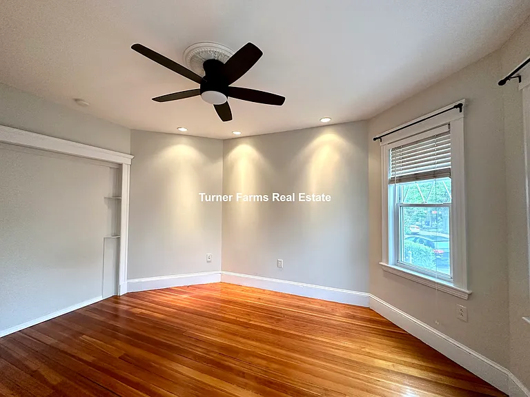30 Roseclair St — Photo 18