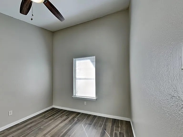 1621 Scottsdale Dr — Photo 6