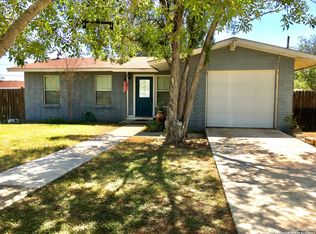 403 S 14th St, Carrizo Springs, TX 78834