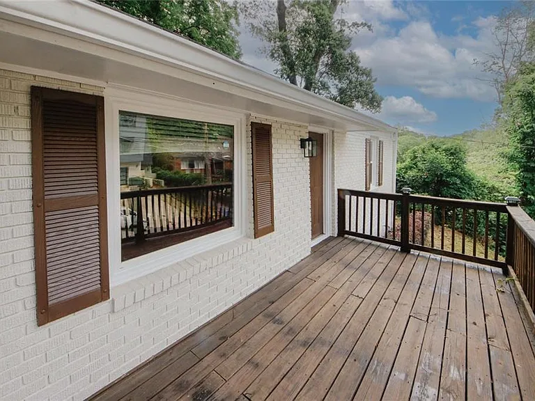 895 Durant Pl NE — Photo 2