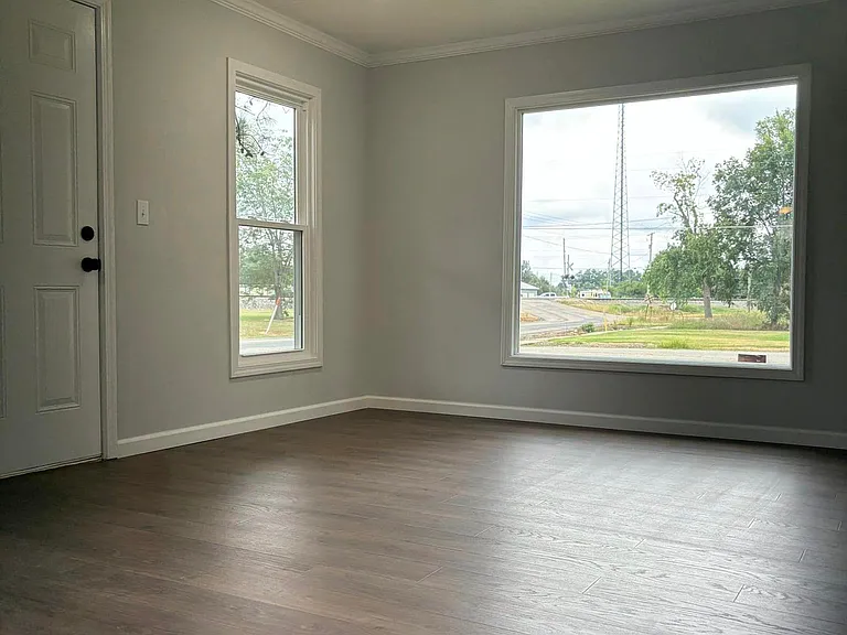 718 S Pine St — Photo 12