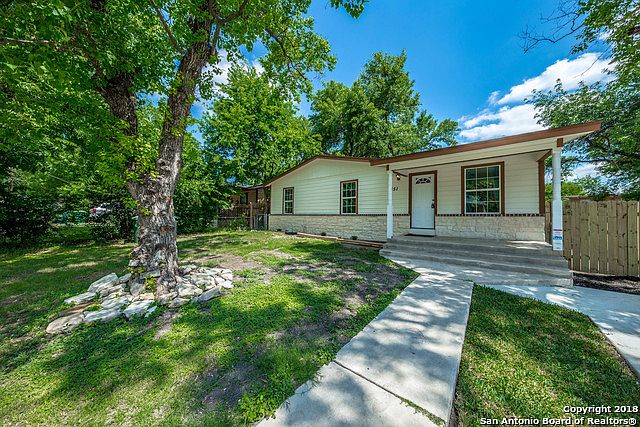 1st image of 351 Oakwood Dr