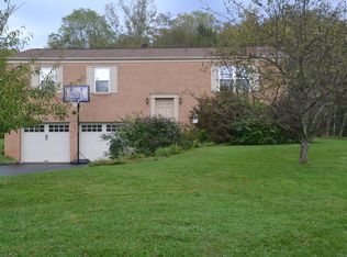1645 Oblock Rd, Pittsburgh, PA 15239