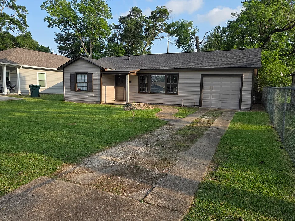 2455 Hayes Ln