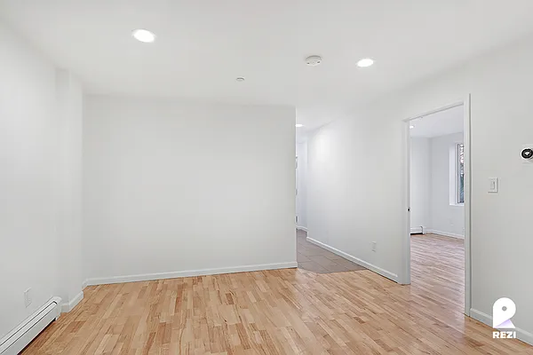 Rented by REZI | media 4