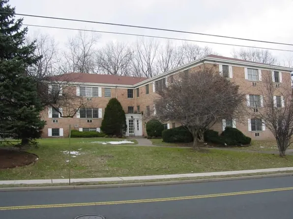 Windsor Gardens, 144-160 S Maple Ave #Cea2bbe35, Ridgewood, NJ 07450