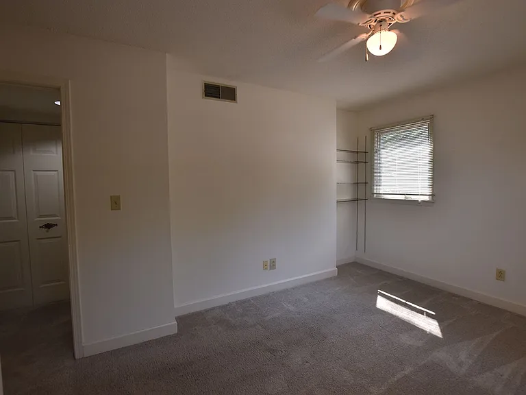 507 W Green St — Photo 22