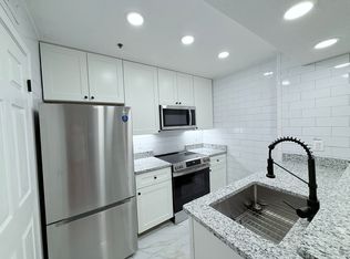 1504 Lincoln Way APT 110, Mc Lean, VA 22102