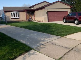 4859 W Nathan Dr, Sterling Heights, MI 48310