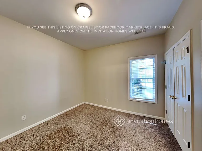 467 Greyhawk Way — Photo 13