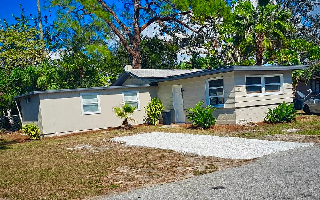2 bed, 1000 sqft, $1,800 — Photo 1