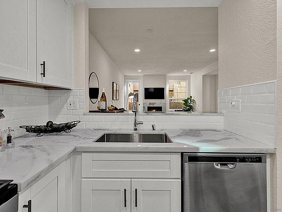 3rd image of 3611 Florida St Unit 2