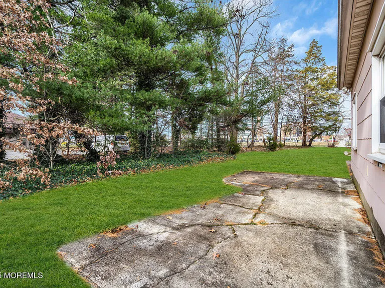 918 Charles Dr — Photo 41