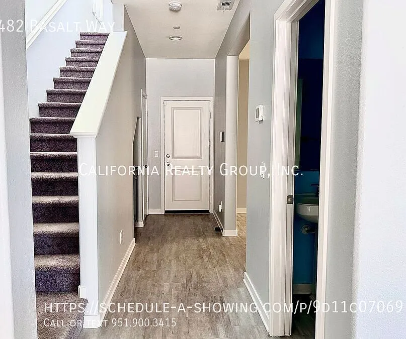 4 bed, 3.0 bath, 1982 sqft, $3,250 — Photo 3