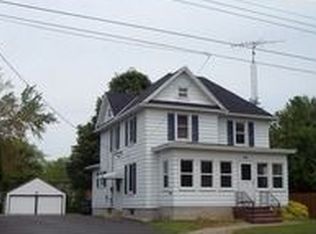 172 E Davis St, Beaver Dam, WI 53916