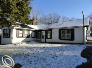 6070 S Shore Dr, Holly, MI