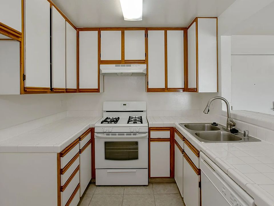 1st image of 5543 Fulcher Ave #204