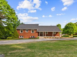 206 Victory Dr, Calhoun, GA 30701