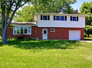 7305 Hickory Nut Grove Rd, Cary, IL 60013