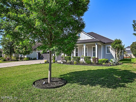 3rd image of 762 GLENNEYRE Circle