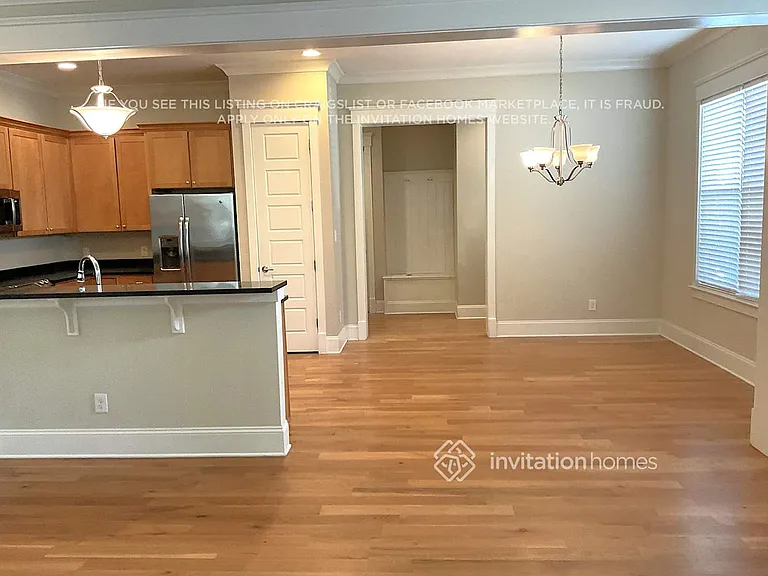 504 Camellia St — Photo 9