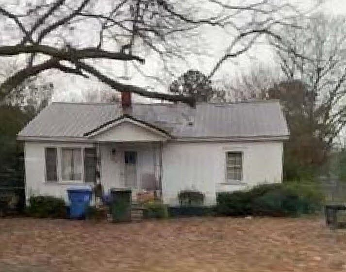 2nd image of 813 Jackson St