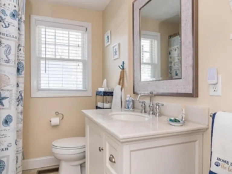 16 Harborview Dr — Photo 5