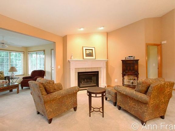 2nd image of 2034 Krislin Dr NE