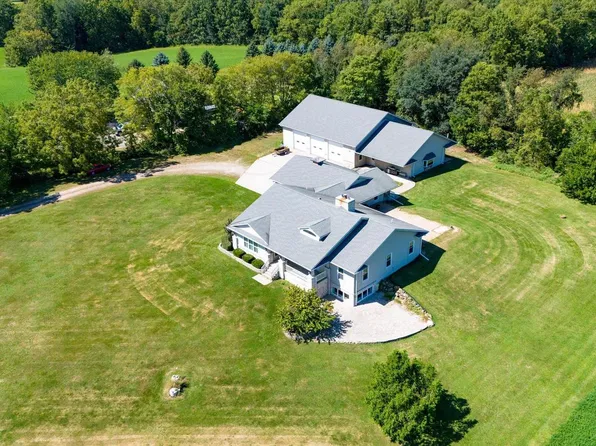 11928 West Spring Valley Corner, Janesville, WI 53548