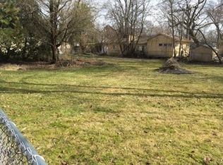 95 Eagle Point Rd, Fox Lake, IL 60020