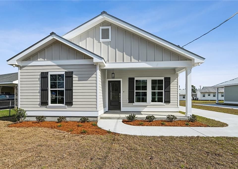 1st image of 131 Antoine Ln