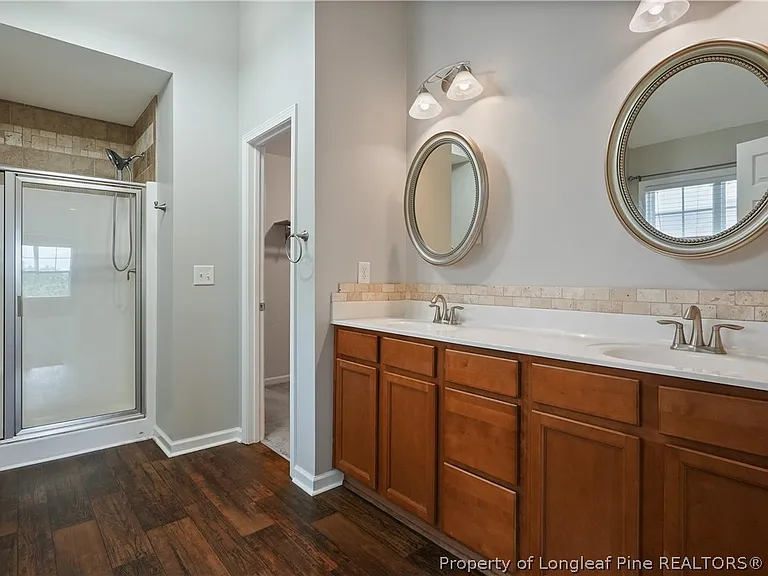 415 Highgrove Dr — Photo 29