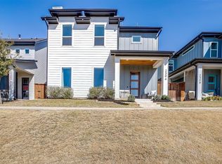 2304 Scenic Bluff Dr, Fort Worth, TX 76111