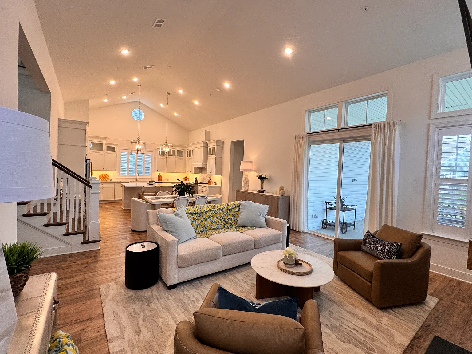 4 bed, 4.5 bath, 3225 sqft, $4,100 — Photo 3