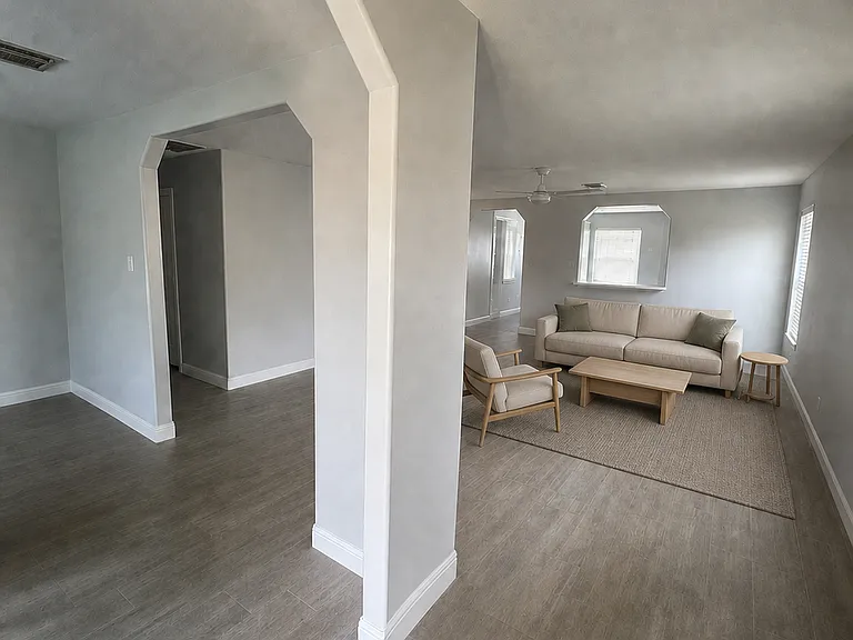 910 Slate Valley Ln — Photo 3