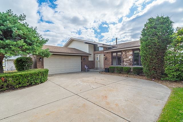 1st image of 8931 Linden Dr
