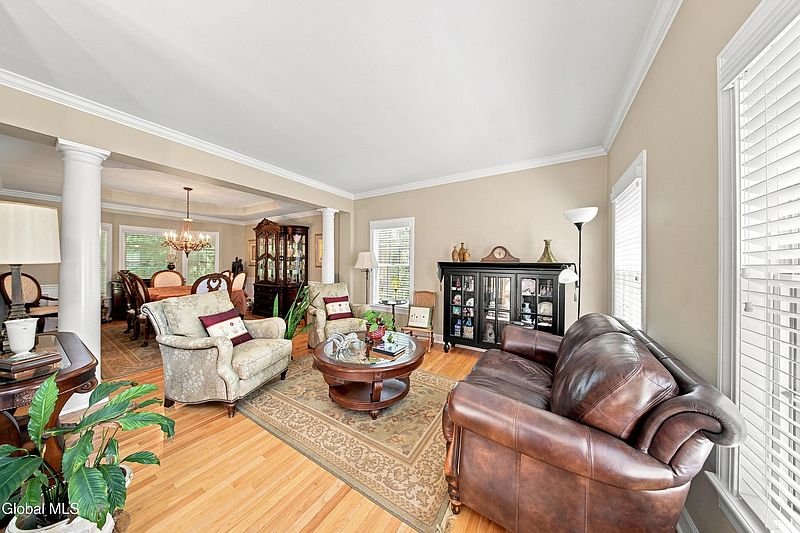 5th image of 806 Greenthorne Boulevard