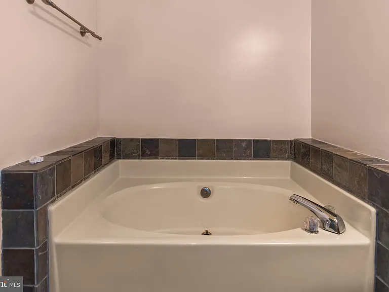 8514 Rheims Ct — Photo 18