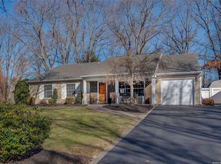 3 Crater Lake Dr, Coram, NY 11727