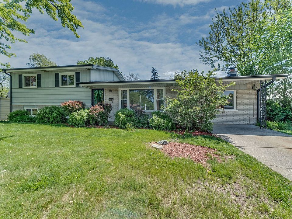 1st image of 617 Lexington Dr