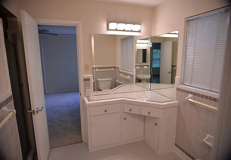 7431 Midbury Dr — Photo 9