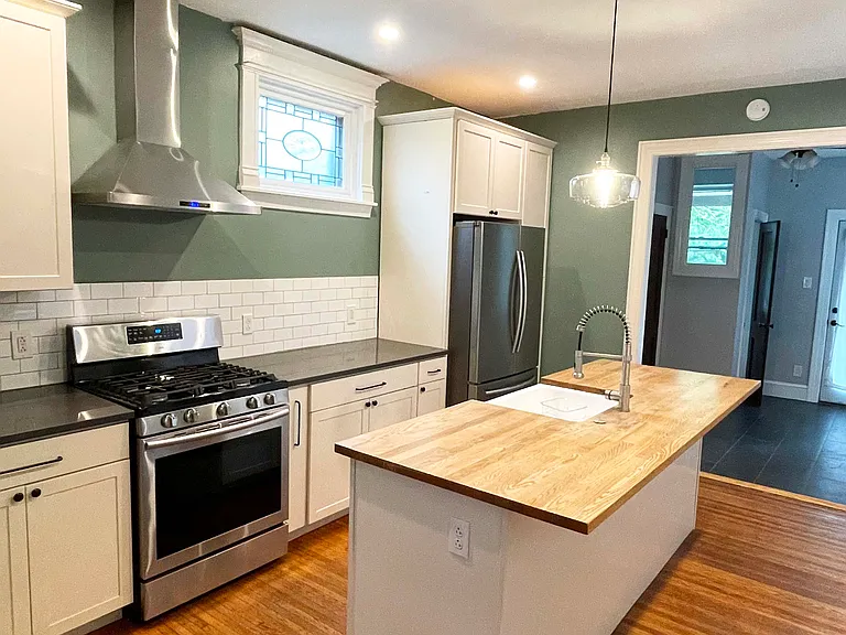 5853 Ashland Ave — Photo 2