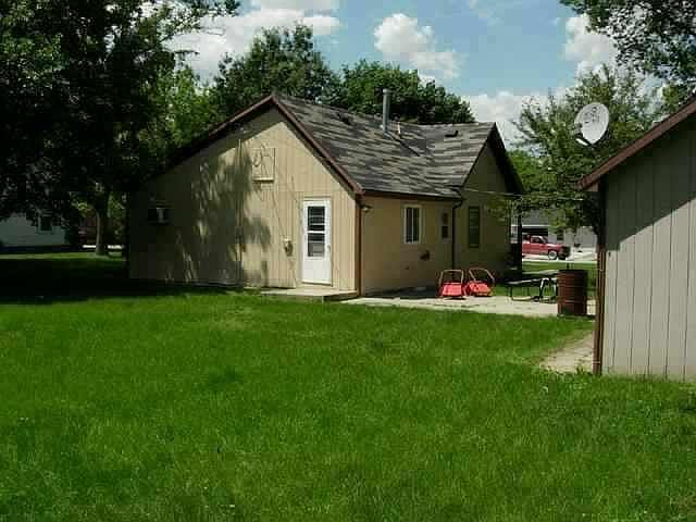 2nd image of 830 E Main St