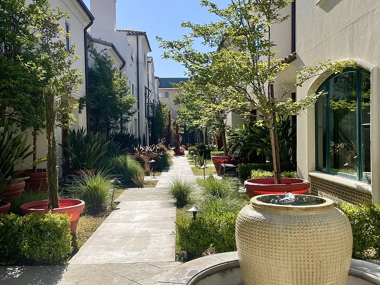 188 S Sierra Madre Blvd #4 — Photo 3