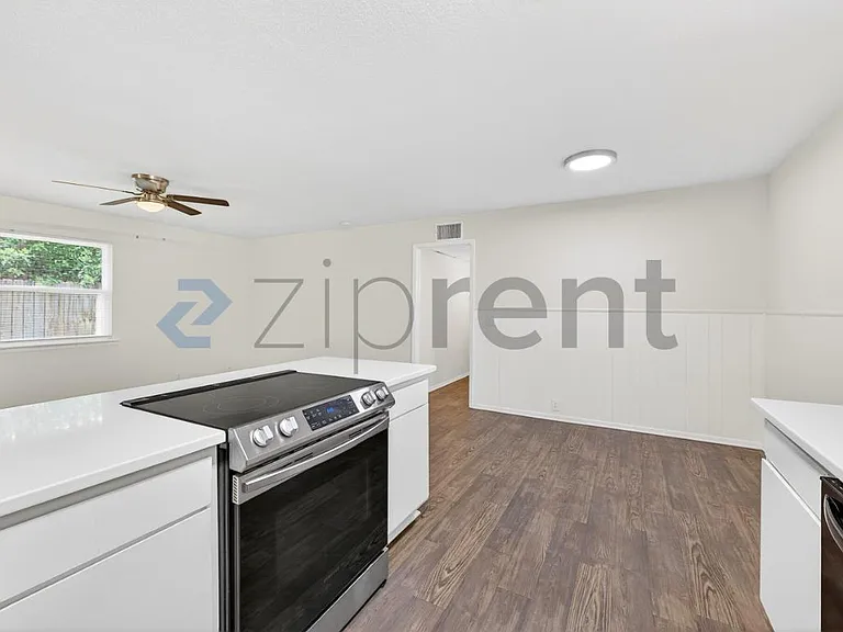 5020 Donnelly Ave #5022 — Photo 13