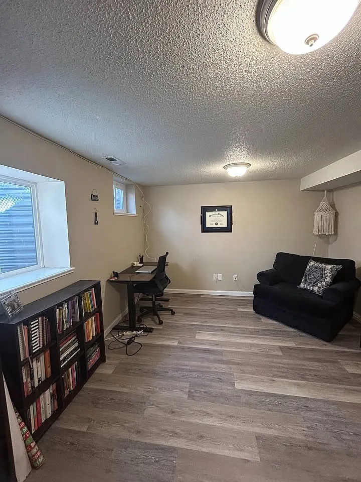 2 bed, 1100 sqft, $1,600 — Photo 2