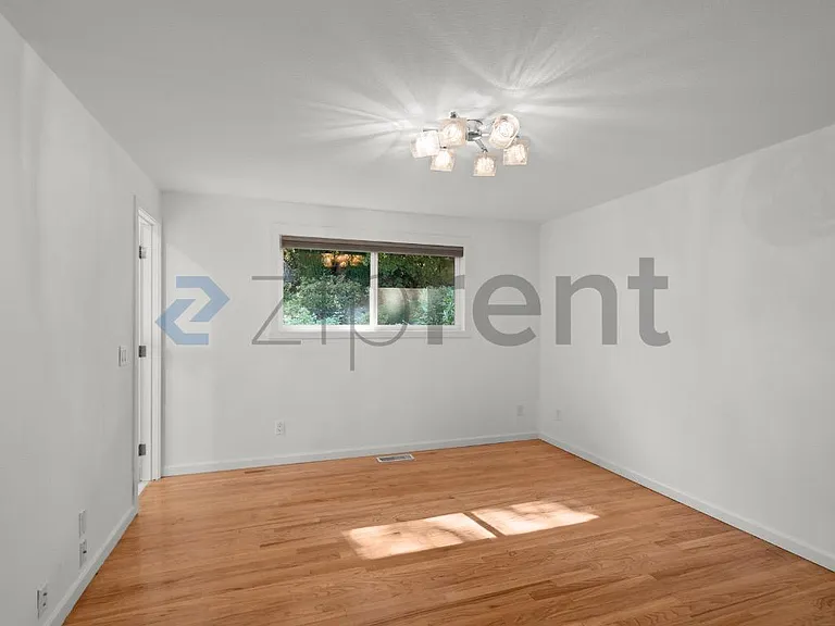 2915 Harris Pl S — Photo 15