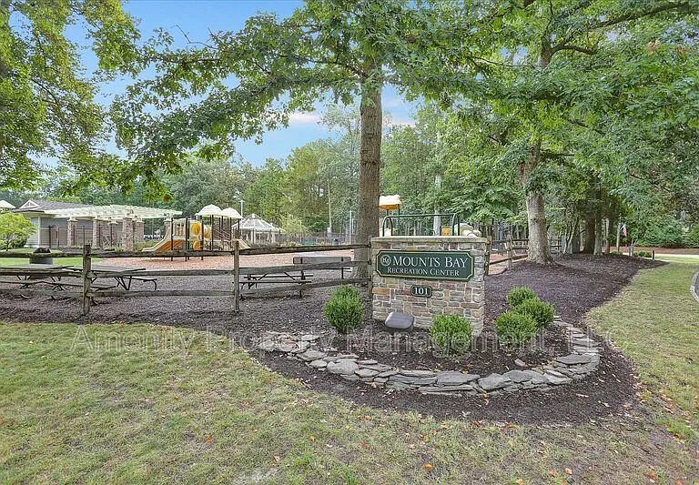 258 Archers Mead — Photo 31