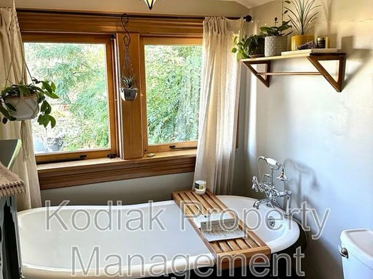 144 W Apricot Ave — Photo 8