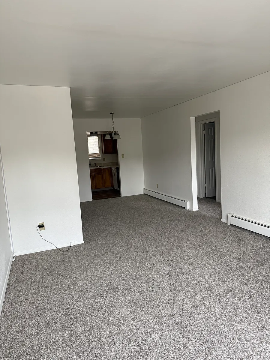 Building Photo - 4812 E 12th St #1